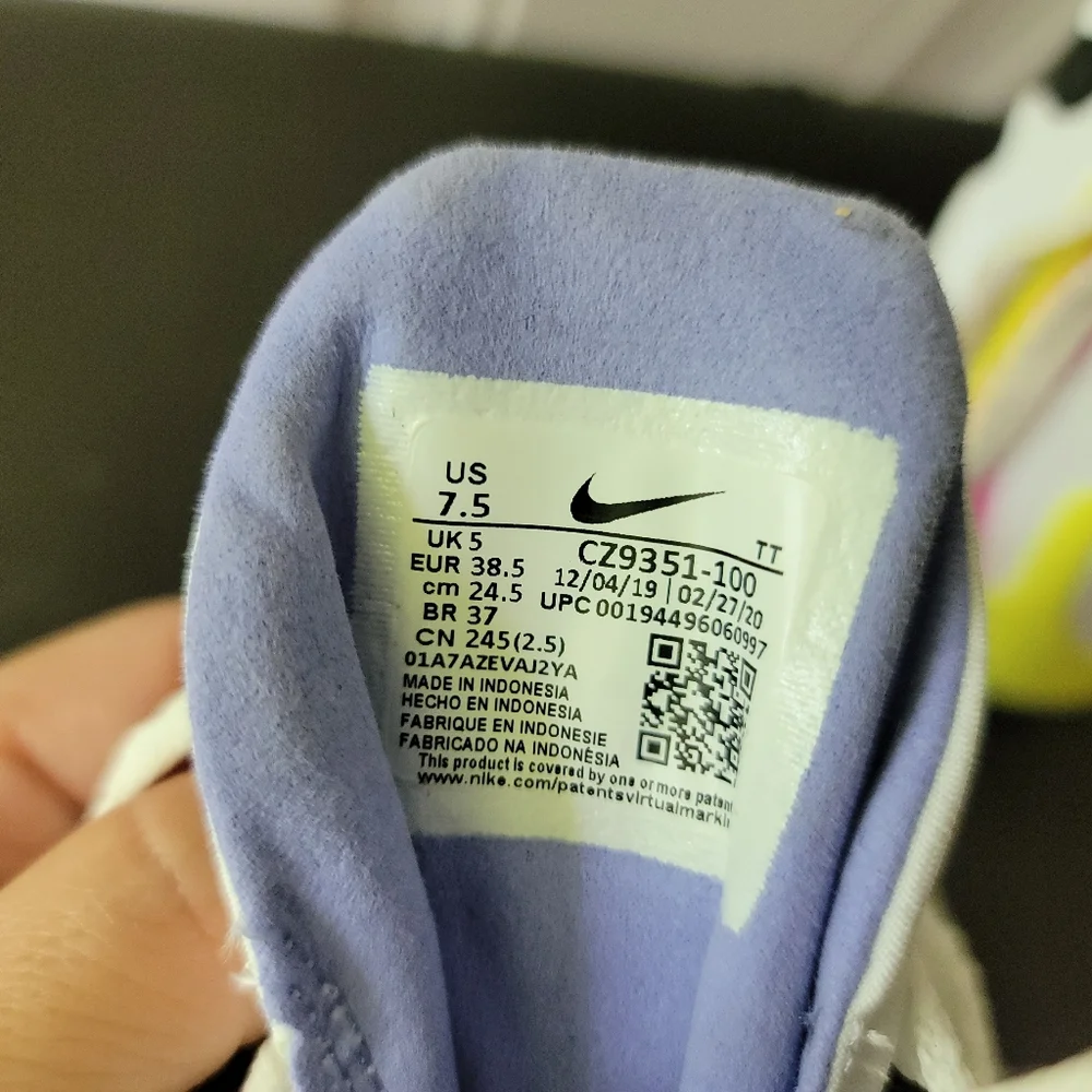 Nike Air Max 270 React Multi Color - Picture 5 of 5